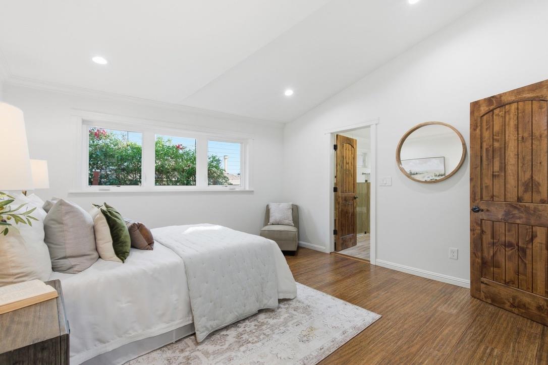 Detail Gallery Image 23 of 40 For 2250 Carmelita Dr, San Carlos,  CA 94070 - 4 Beds | 3 Baths