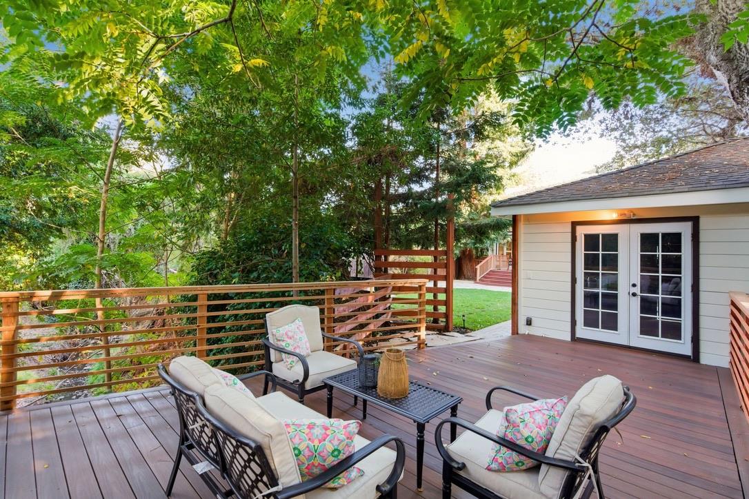 Detail Gallery Image 29 of 40 For 2250 Carmelita Dr, San Carlos,  CA 94070 - 4 Beds | 3 Baths