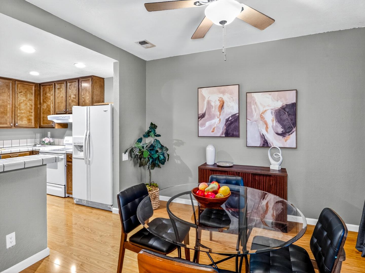 Detail Gallery Image 14 of 46 For 425 Kenbrook Cir, San Jose,  CA 95111 - 2 Beds | 2 Baths