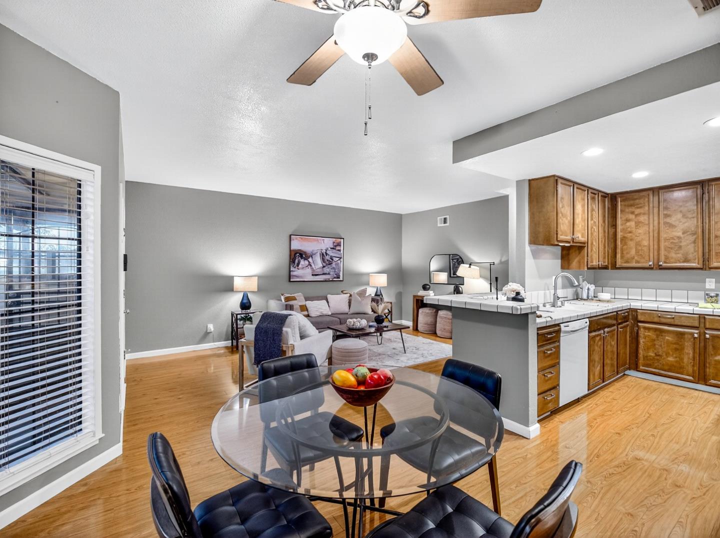 Detail Gallery Image 15 of 46 For 425 Kenbrook Cir, San Jose,  CA 95111 - 2 Beds | 2 Baths