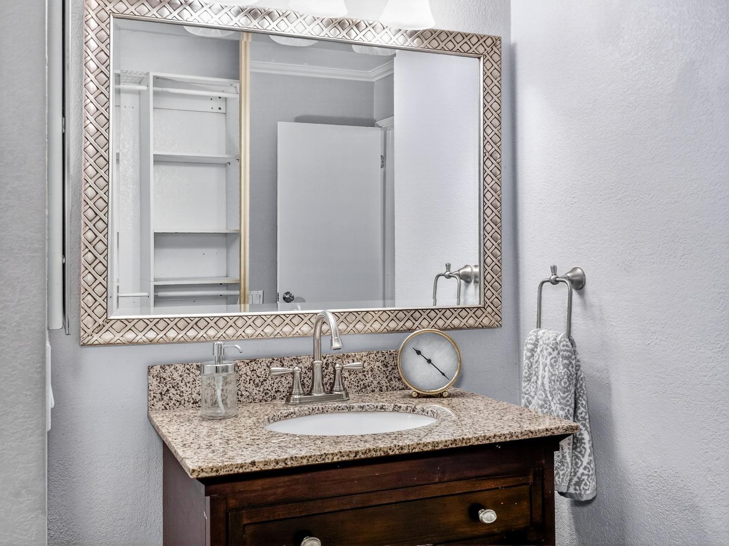 Detail Gallery Image 26 of 46 For 425 Kenbrook Cir, San Jose,  CA 95111 - 2 Beds | 2 Baths