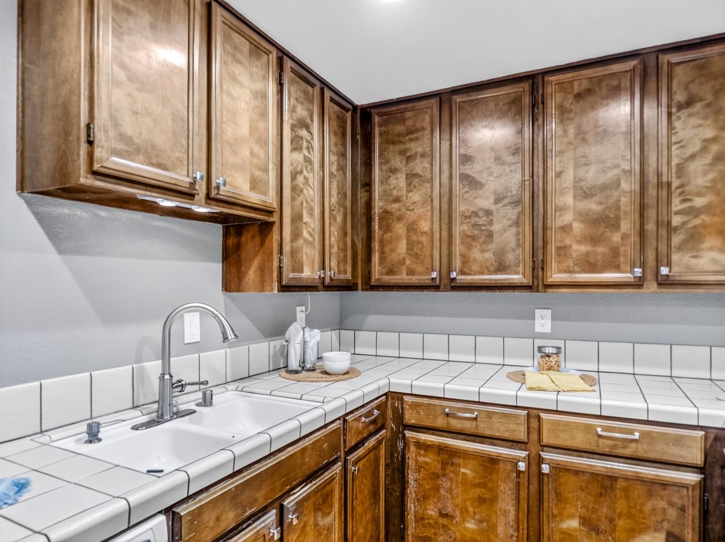 Detail Gallery Image 9 of 46 For 425 Kenbrook Cir, San Jose,  CA 95111 - 2 Beds | 2 Baths