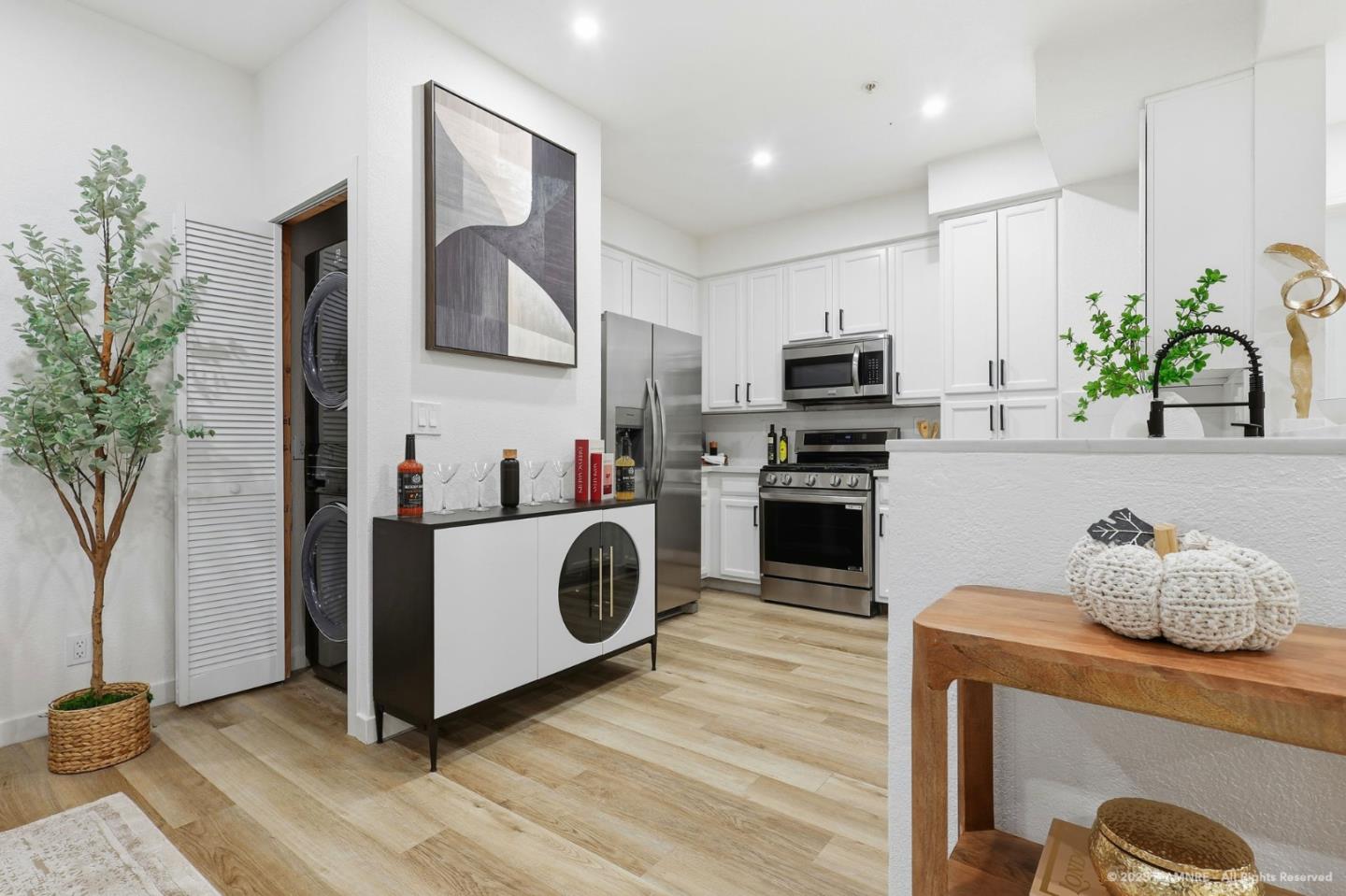 Detail Gallery Image 7 of 73 For 1400 El Camino Real #125,  South San Francisco,  CA 94080 - 2 Beds | 2 Baths