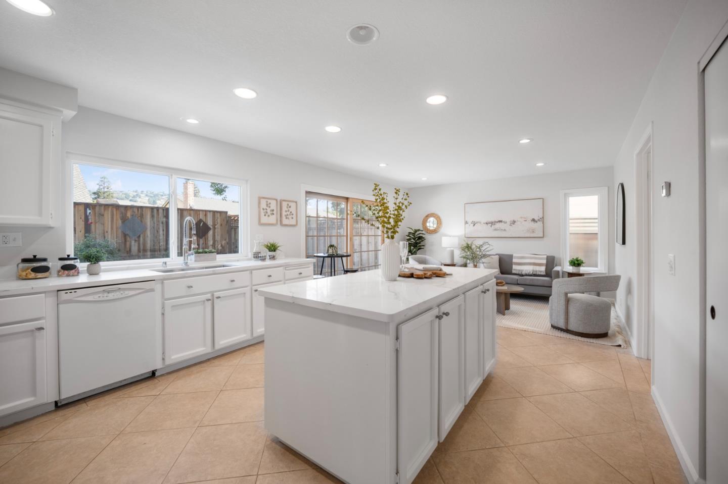 Detail Gallery Image 6 of 41 For 2195 Cimarron Ct, Morgan Hill,  CA 95037 - 5 Beds | 2/1 Baths