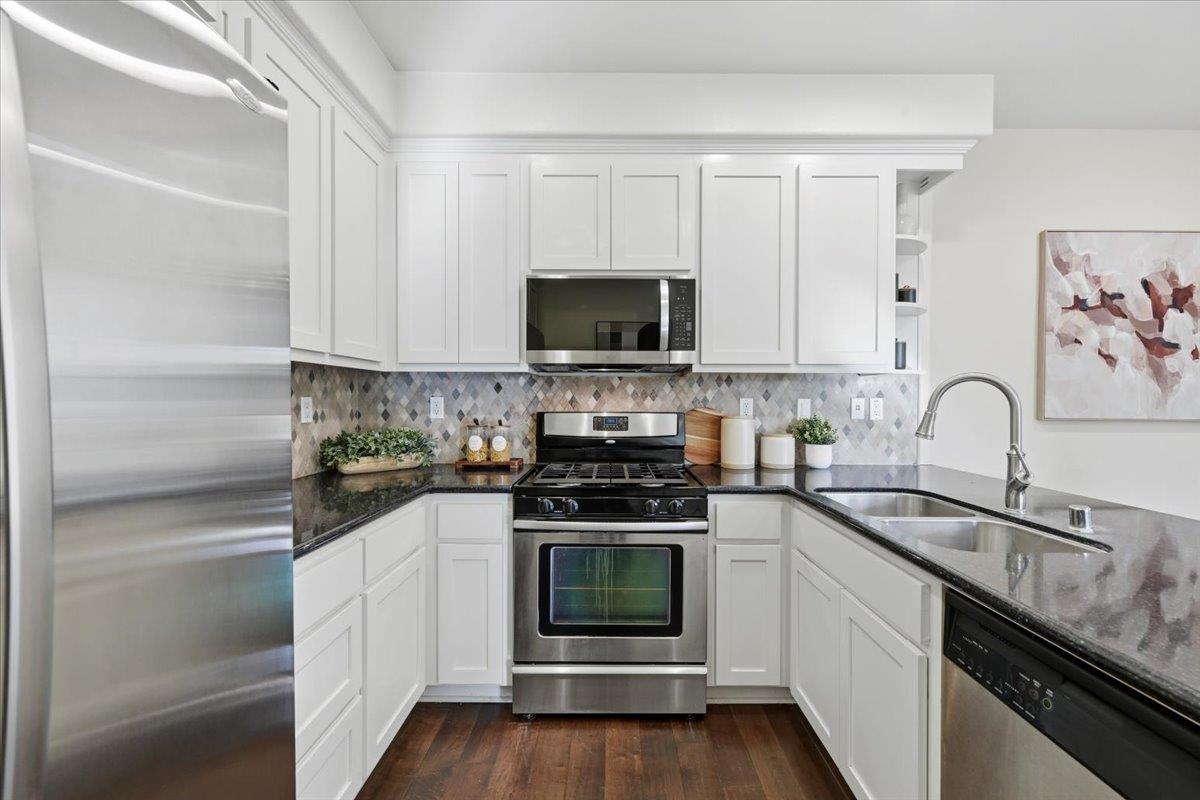 Detail Gallery Image 13 of 41 For 536 Almaden Walk Loop, San Jose,  CA 95125 - 2 Beds | 2/1 Baths