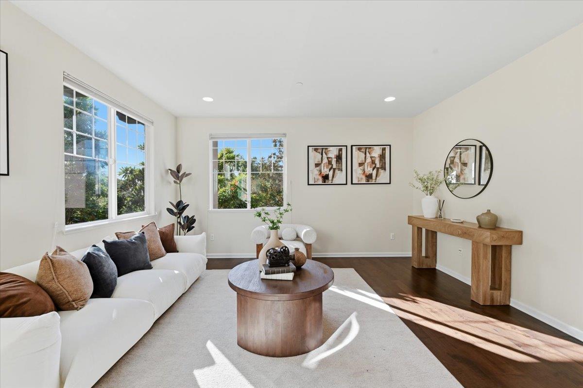 Detail Gallery Image 5 of 41 For 536 Almaden Walk Loop, San Jose,  CA 95125 - 2 Beds | 2/1 Baths