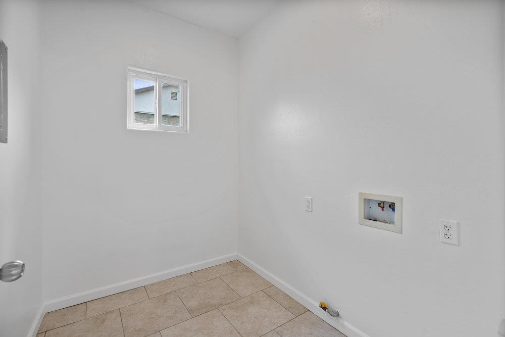 Detail Gallery Image 16 of 47 For 11 11 Walker Lane  Ca, Greenfield,  CA 93927 - 4 Beds | 2/1 Baths