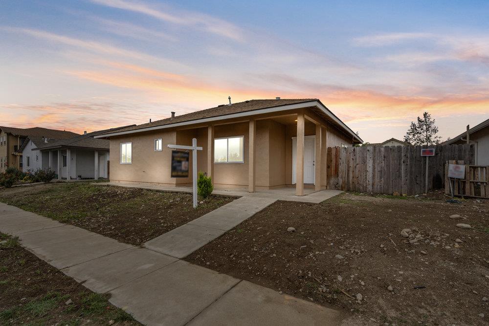 Detail Gallery Image 4 of 47 For 11 11 Walker Lane  Ca, Greenfield,  CA 93927 - 4 Beds | 2/1 Baths