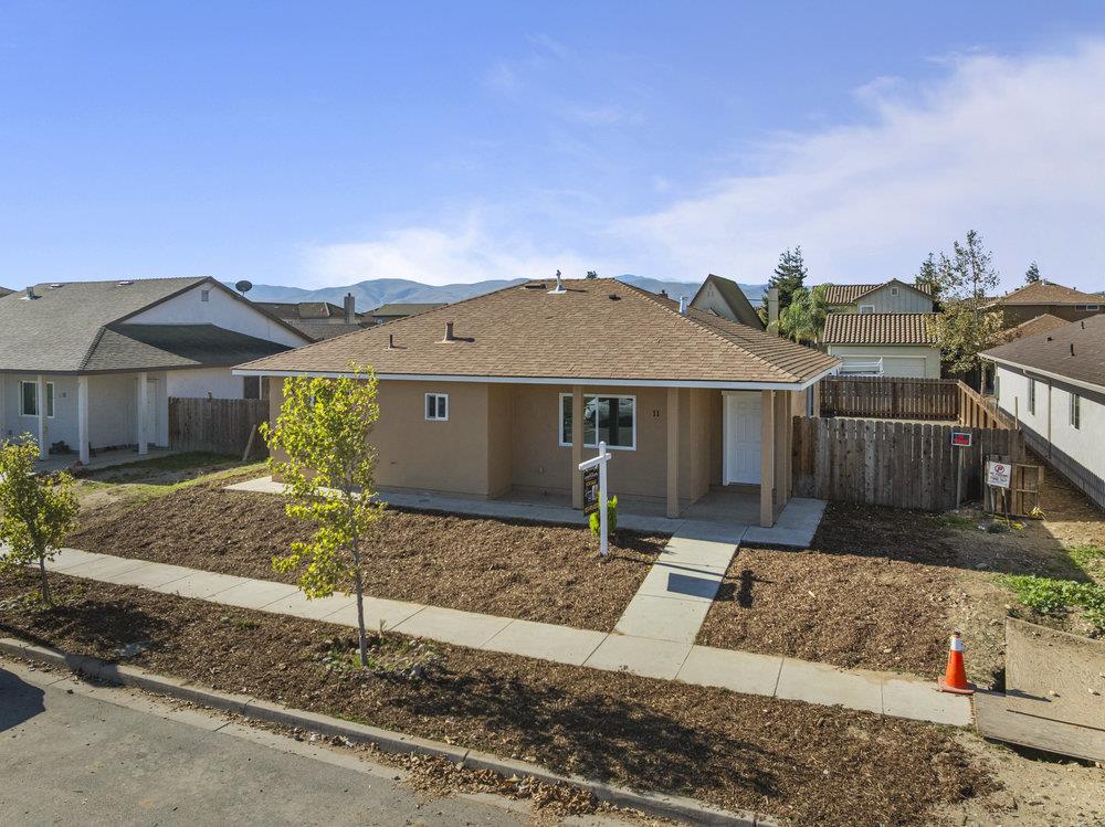 Detail Gallery Image 8 of 47 For 11 11 Walker Lane  Ca, Greenfield,  CA 93927 - 4 Beds | 2/1 Baths