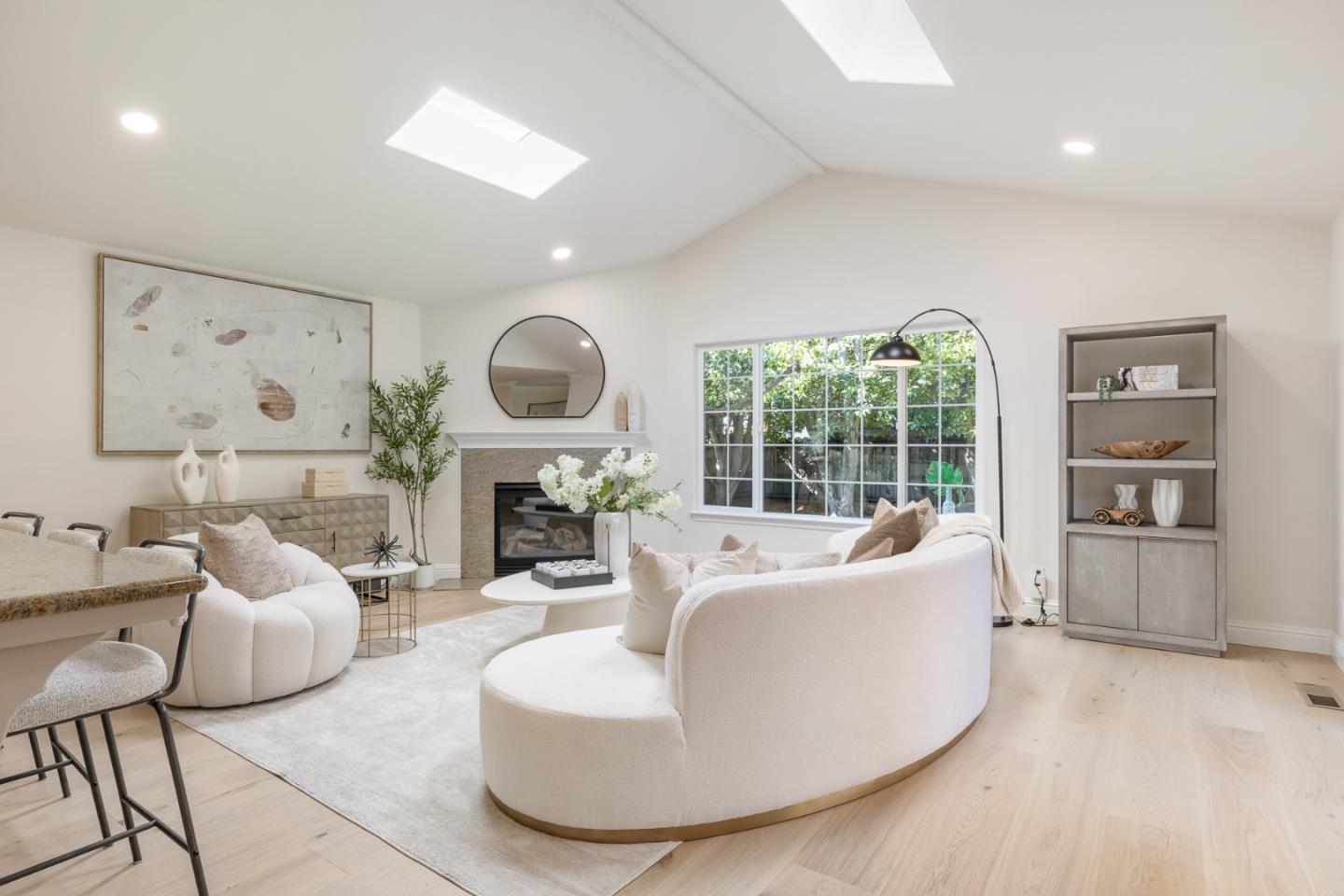 Detail Gallery Image 11 of 29 For 777 Moreno Ave, Palo Alto,  CA 94303 - 5 Beds | 3 Baths