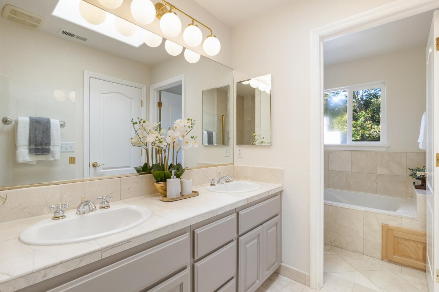 Detail Gallery Image 21 of 29 For 777 Moreno Ave, Palo Alto,  CA 94303 - 5 Beds | 3 Baths