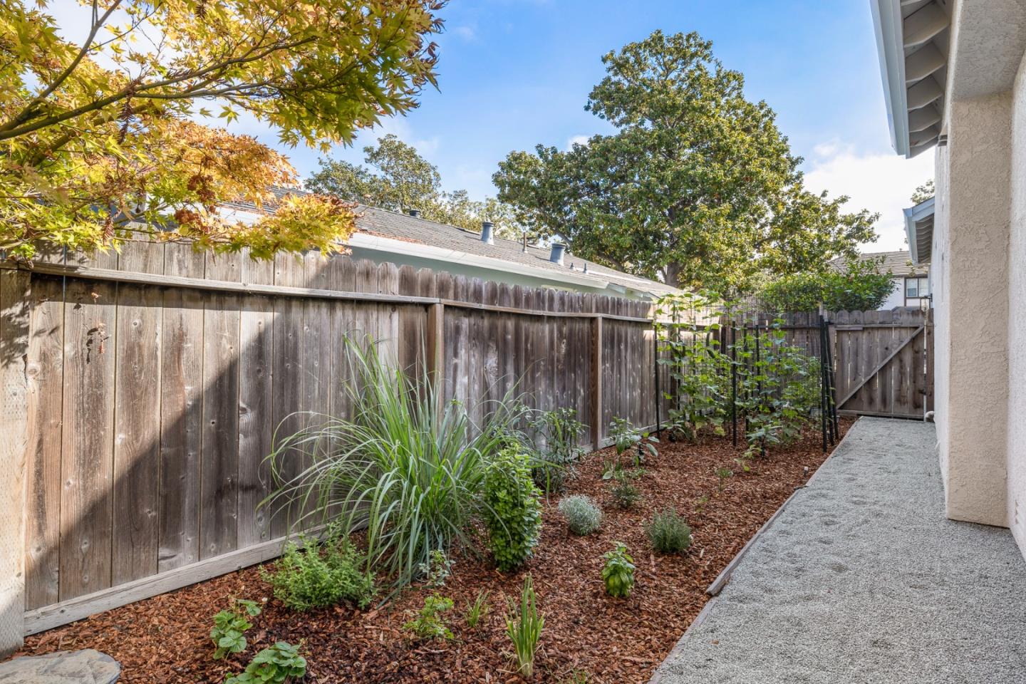 Detail Gallery Image 22 of 29 For 777 Moreno Ave, Palo Alto,  CA 94303 - 5 Beds | 3 Baths