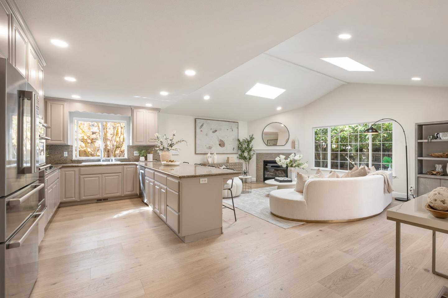 Detail Gallery Image 6 of 29 For 777 Moreno Ave, Palo Alto,  CA 94303 - 5 Beds | 3 Baths