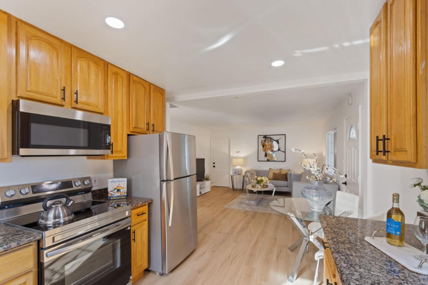 Detail Gallery Image 4 of 31 For 383 N Sunnyvale Ave, Sunnyvale,  CA 94085 - 3 Beds | 3 Baths