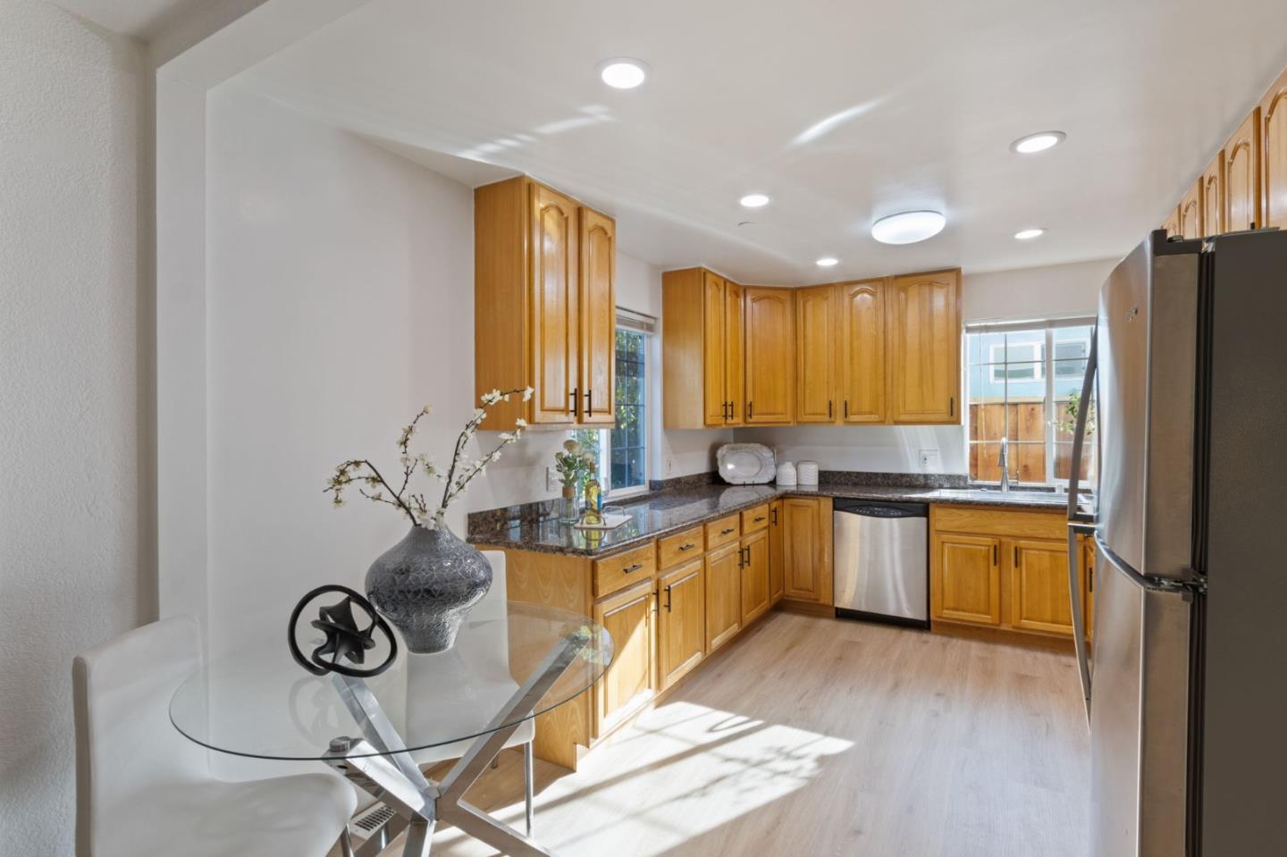 Detail Gallery Image 3 of 31 For 383 N Sunnyvale Ave, Sunnyvale,  CA 94085 - – Beds | – Baths