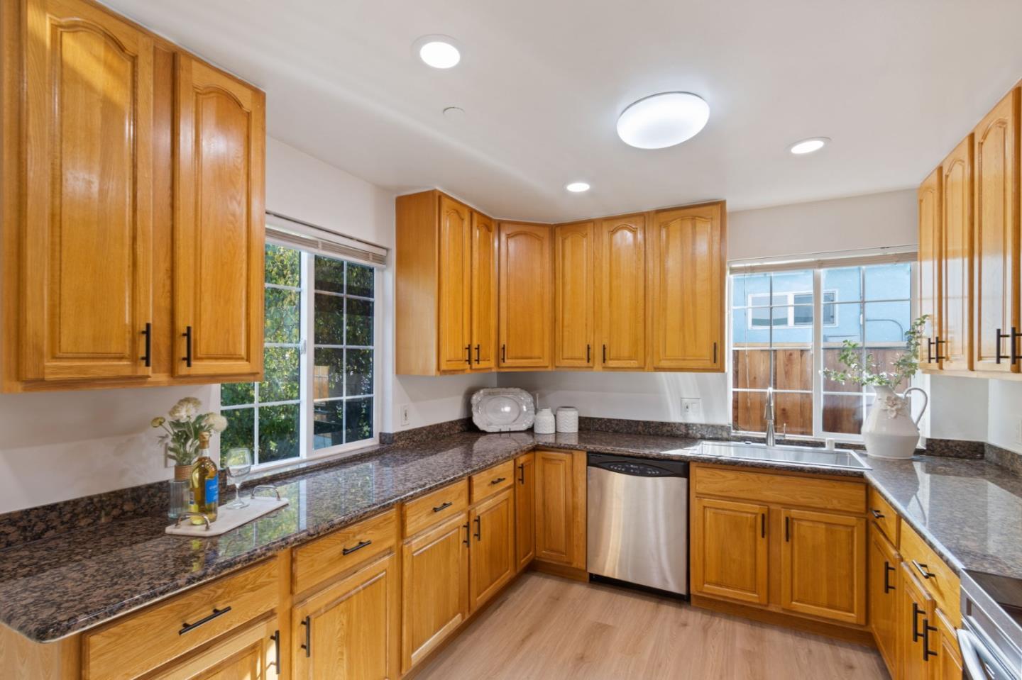 Detail Gallery Image 6 of 31 For 383 N Sunnyvale Ave, Sunnyvale,  CA 94085 - – Beds | – Baths