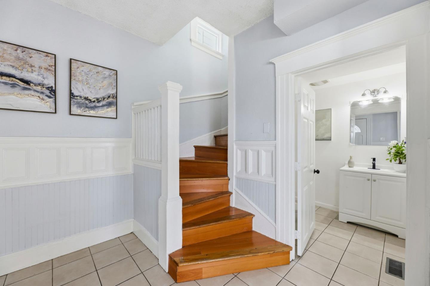 Detail Gallery Image 16 of 40 For 2504 E 24th St, Oakland,  CA 94601 - 4 Beds | 3 Baths