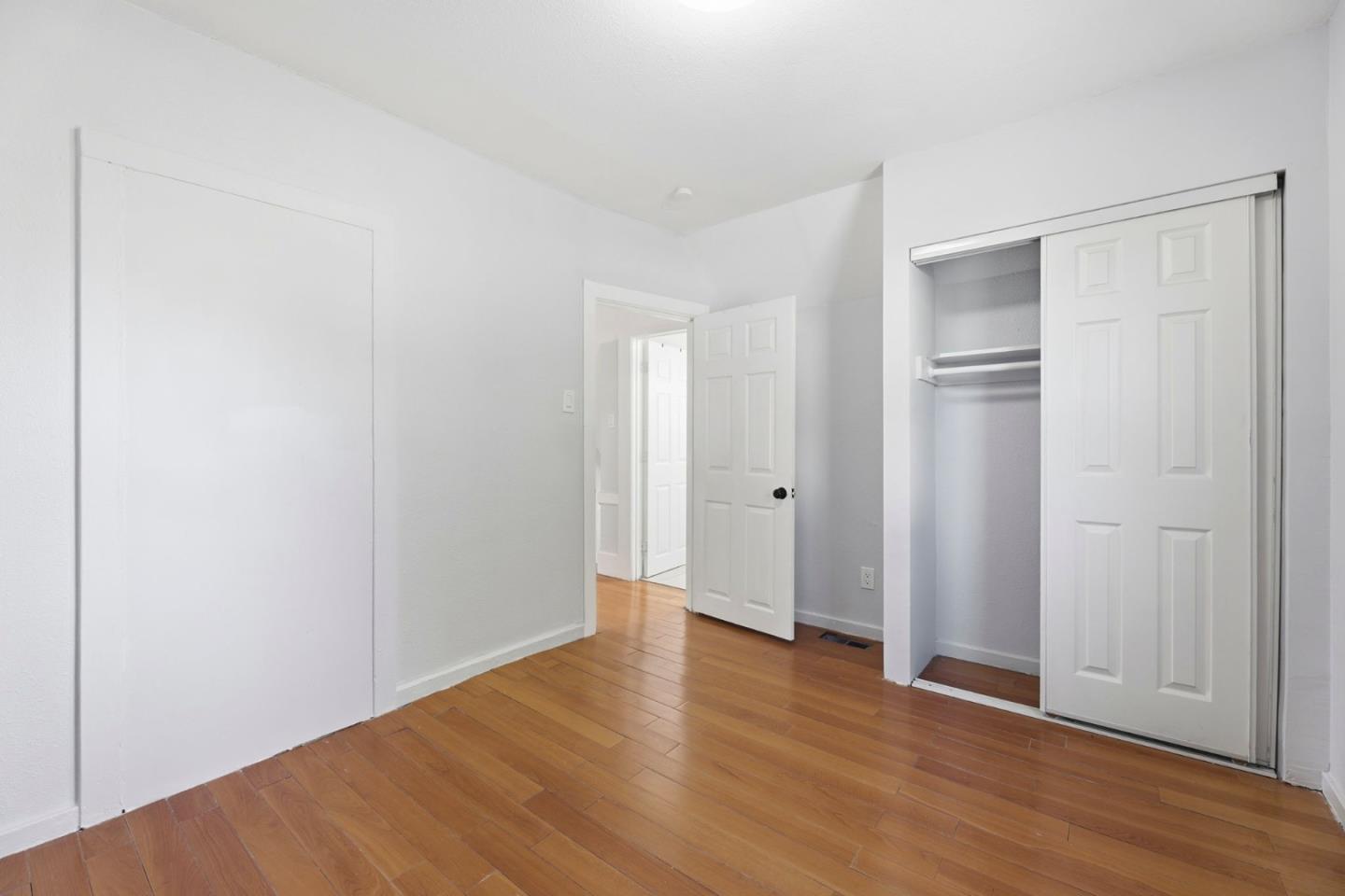 Detail Gallery Image 22 of 40 For 2504 E 24th St, Oakland,  CA 94601 - 4 Beds | 3 Baths