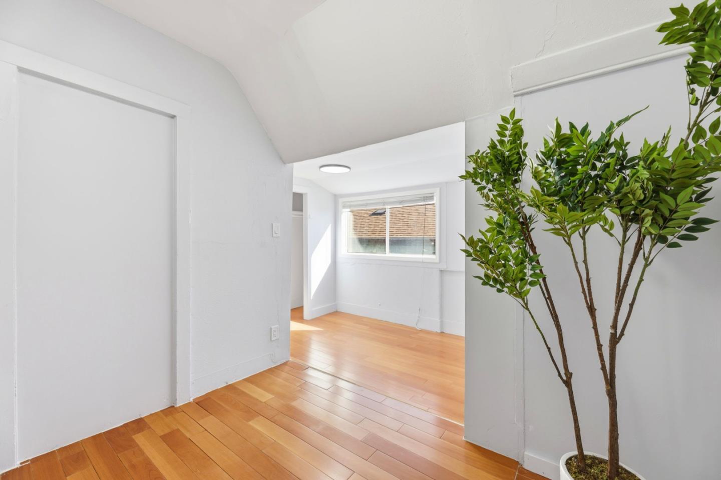 Detail Gallery Image 23 of 40 For 2504 E 24th St, Oakland,  CA 94601 - 4 Beds | 3 Baths