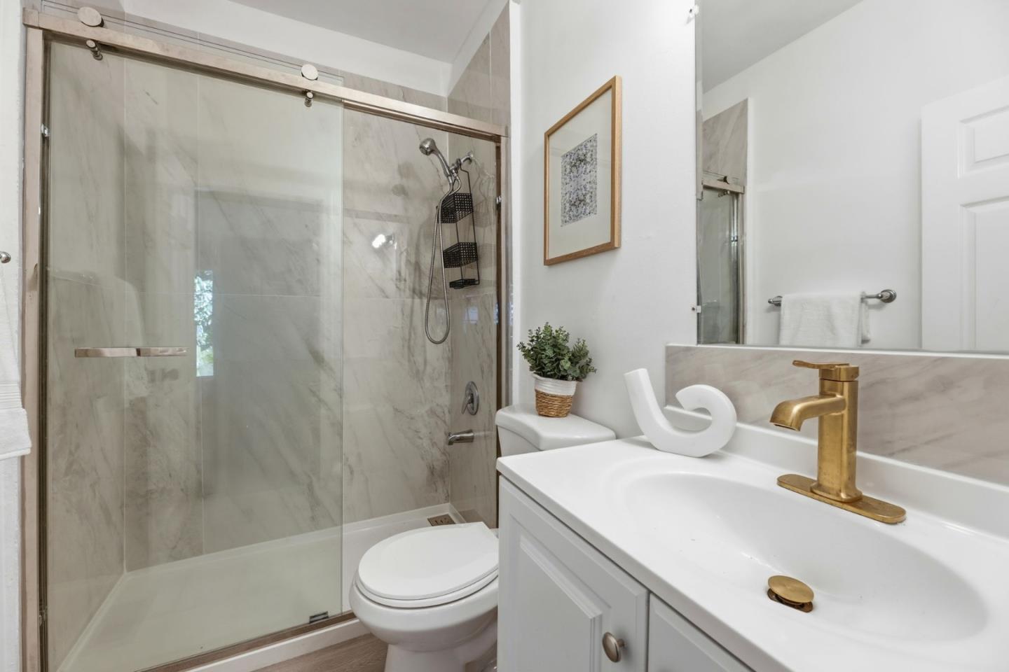 Detail Gallery Image 31 of 40 For 2504 E 24th St, Oakland,  CA 94601 - 4 Beds | 3 Baths