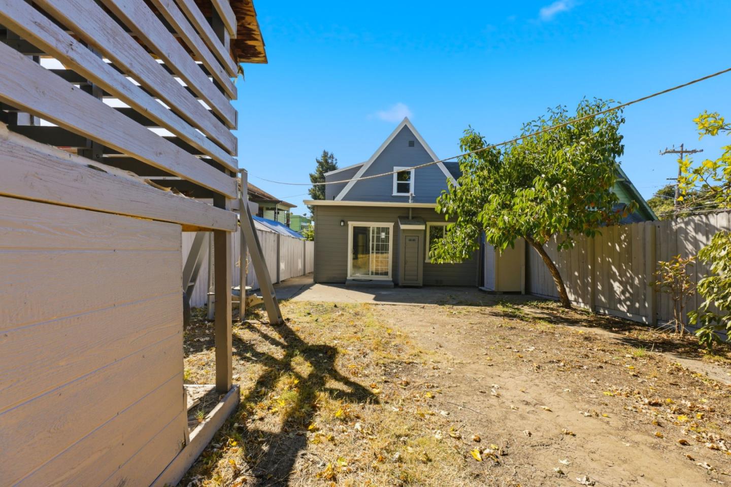 Detail Gallery Image 40 of 40 For 2504 E 24th St, Oakland,  CA 94601 - 4 Beds | 3 Baths