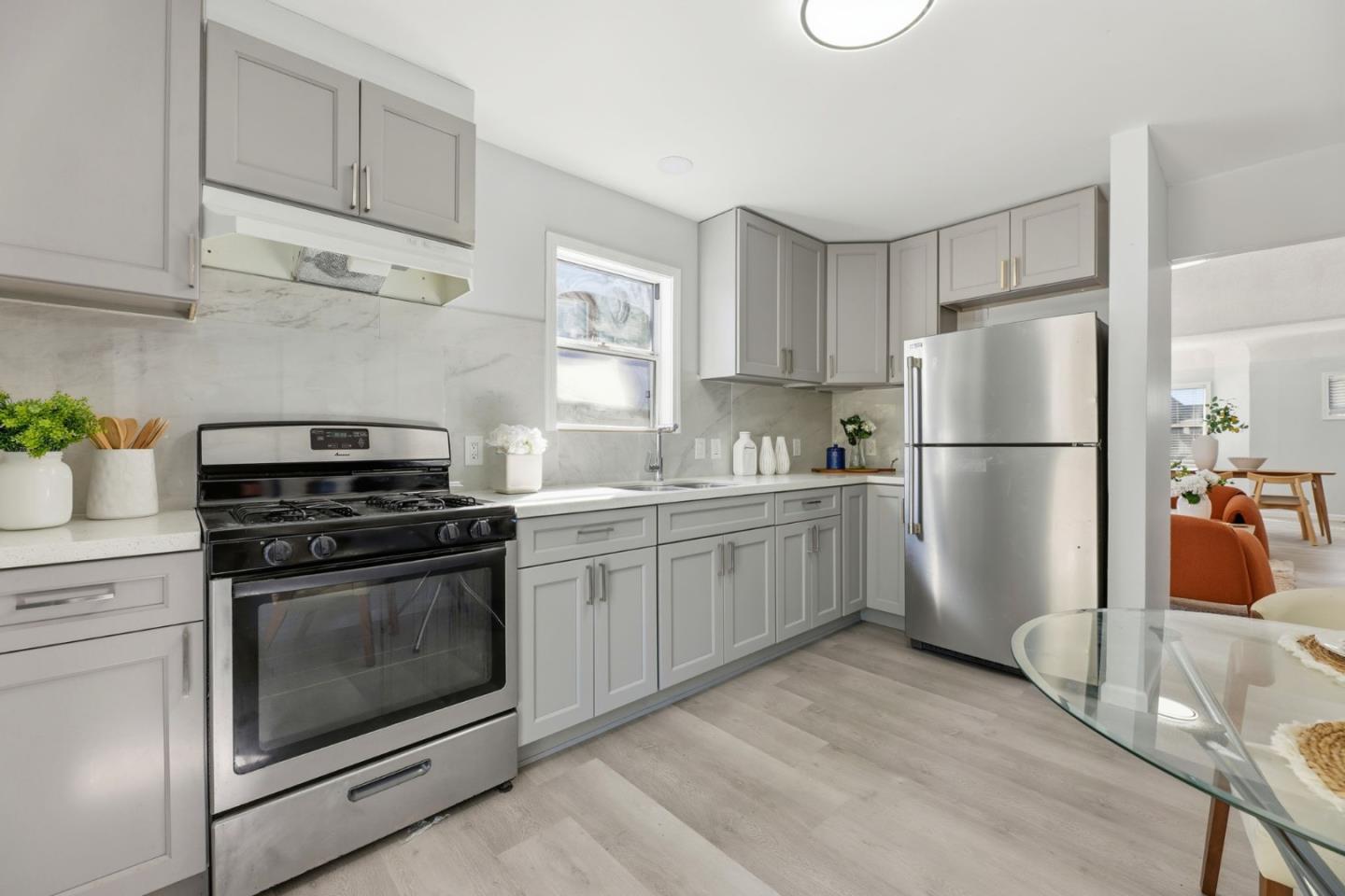 Detail Gallery Image 9 of 40 For 2504 E 24th St, Oakland,  CA 94601 - 4 Beds | 3 Baths