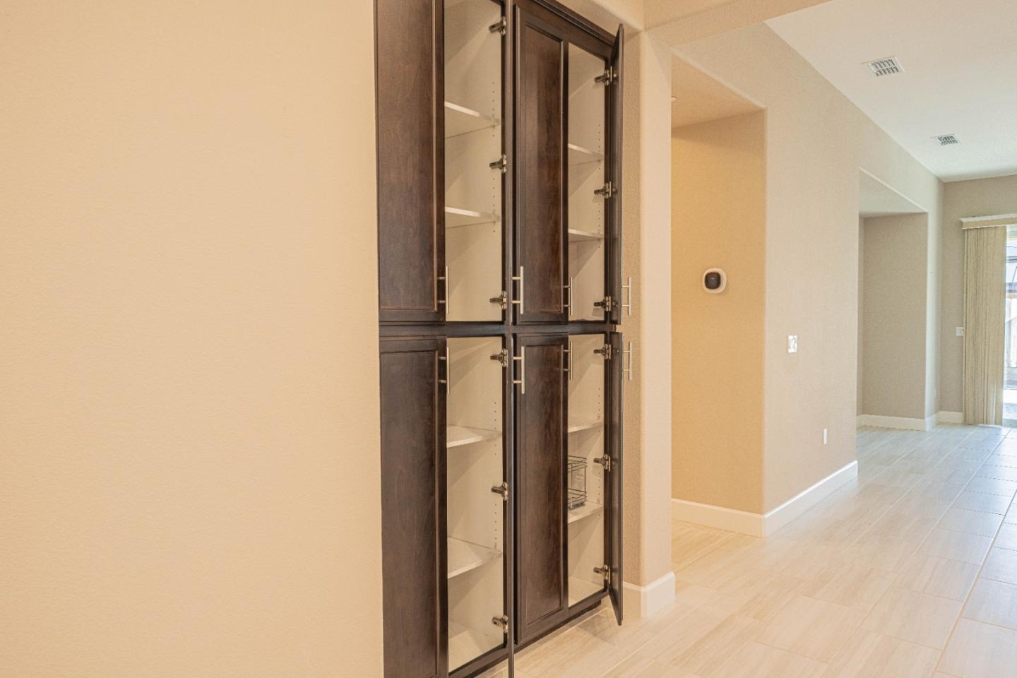 Detail Gallery Image 15 of 45 For 1357 Sunridge Dr, Hollister,  CA 95023 - 4 Beds | 3/1 Baths