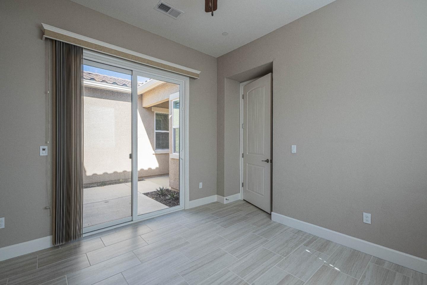 Detail Gallery Image 18 of 45 For 1357 Sunridge Dr, Hollister,  CA 95023 - 4 Beds | 3/1 Baths