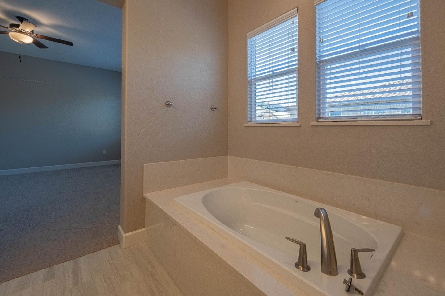 Detail Gallery Image 28 of 45 For 1357 Sunridge Dr, Hollister,  CA 95023 - 4 Beds | 3/1 Baths