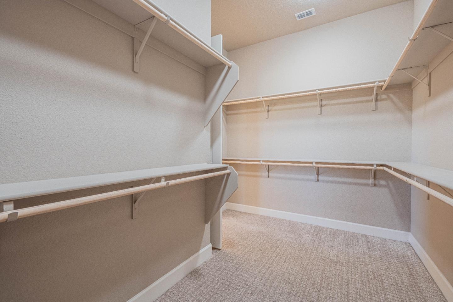 Detail Gallery Image 32 of 45 For 1357 Sunridge Dr, Hollister,  CA 95023 - 4 Beds | 3/1 Baths