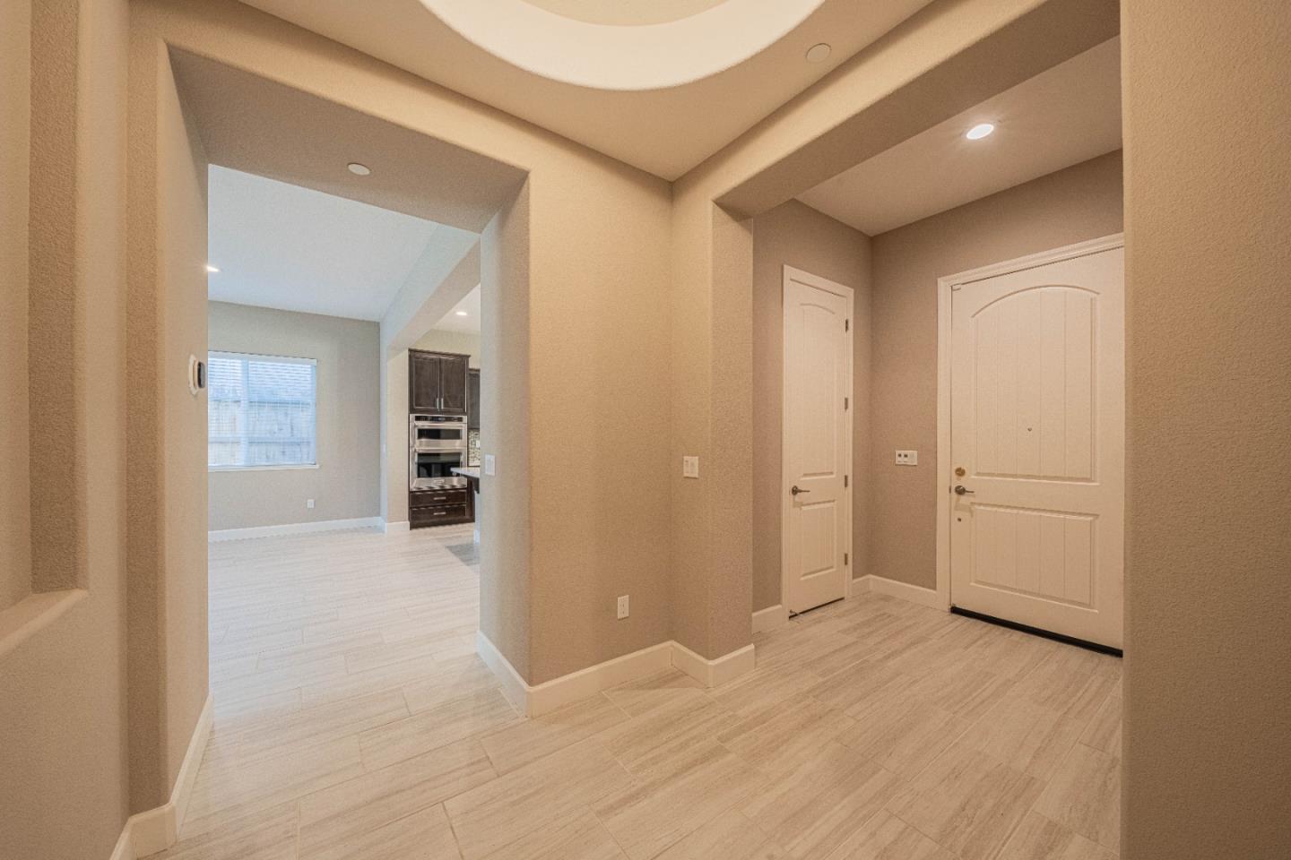 Detail Gallery Image 6 of 45 For 1357 Sunridge Dr, Hollister,  CA 95023 - 4 Beds | 3/1 Baths