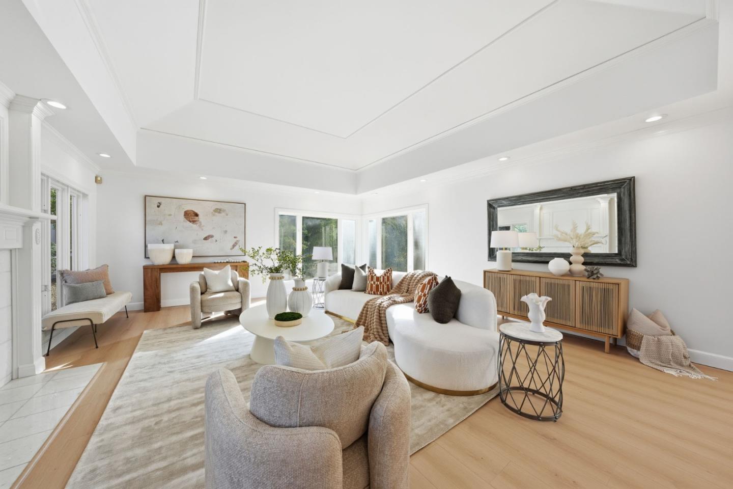 Detail Gallery Image 14 of 76 For 22334 Regnart Rd, Cupertino,  CA 95014 - 5 Beds | 3/1 Baths