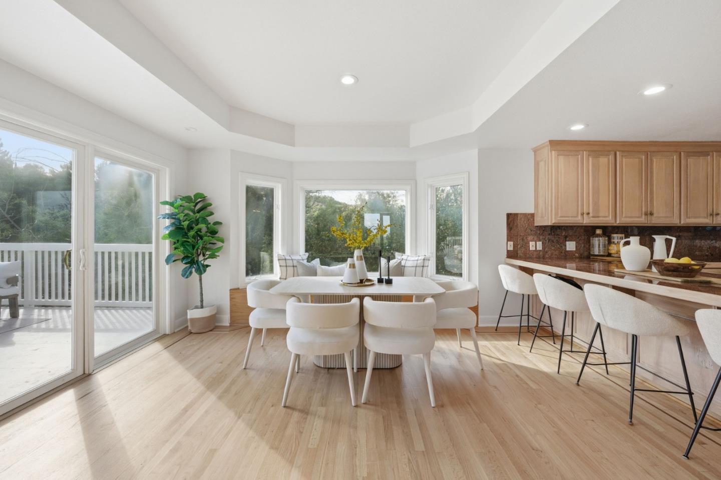 Detail Gallery Image 15 of 76 For 22334 Regnart Rd, Cupertino,  CA 95014 - 5 Beds | 3/1 Baths