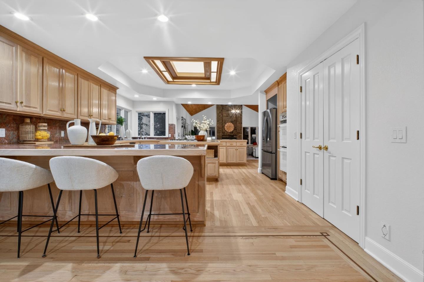 Detail Gallery Image 17 of 76 For 22334 Regnart Rd, Cupertino,  CA 95014 - 5 Beds | 3/1 Baths