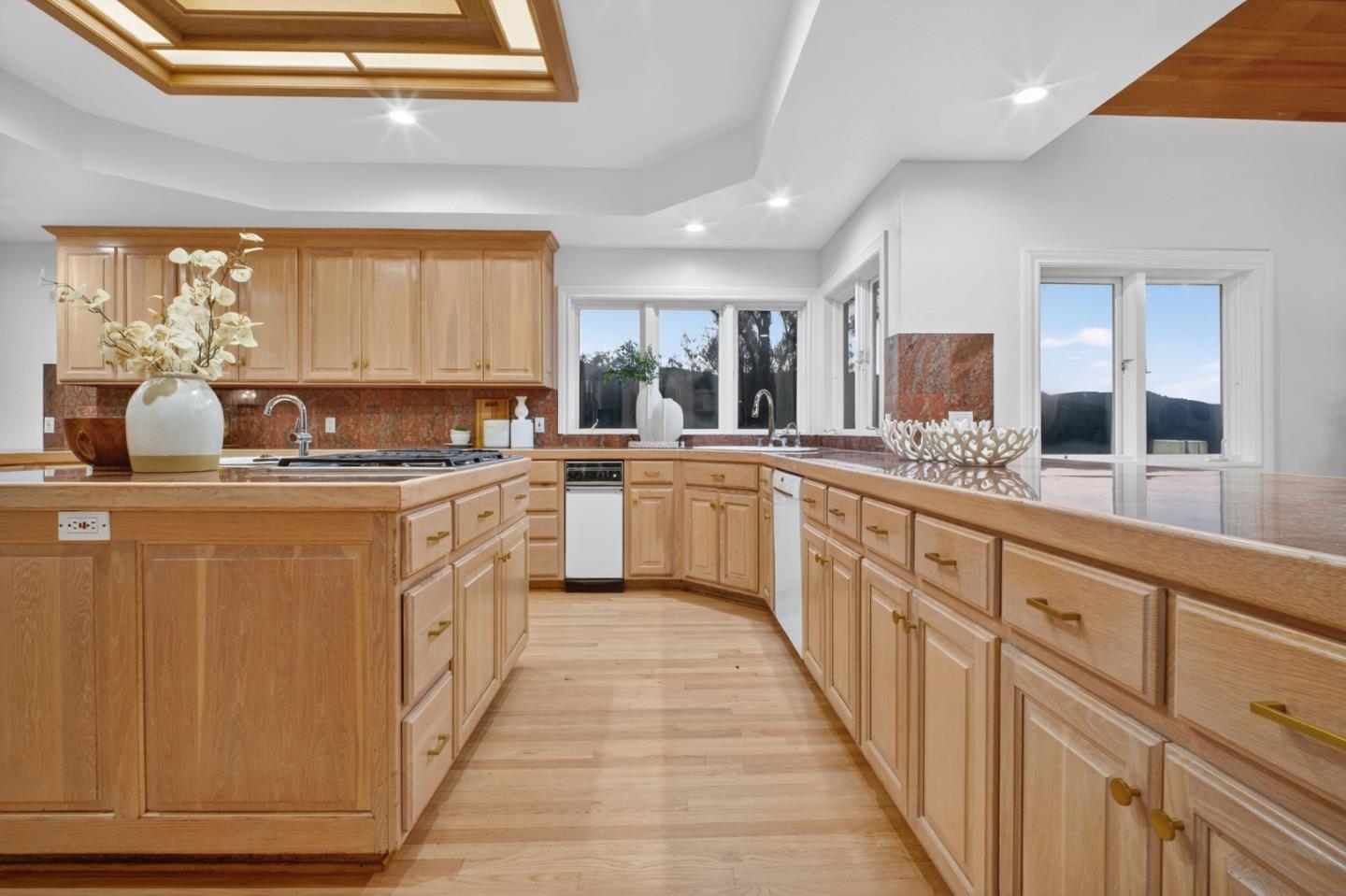 Detail Gallery Image 20 of 76 For 22334 Regnart Rd, Cupertino,  CA 95014 - 5 Beds | 3/1 Baths