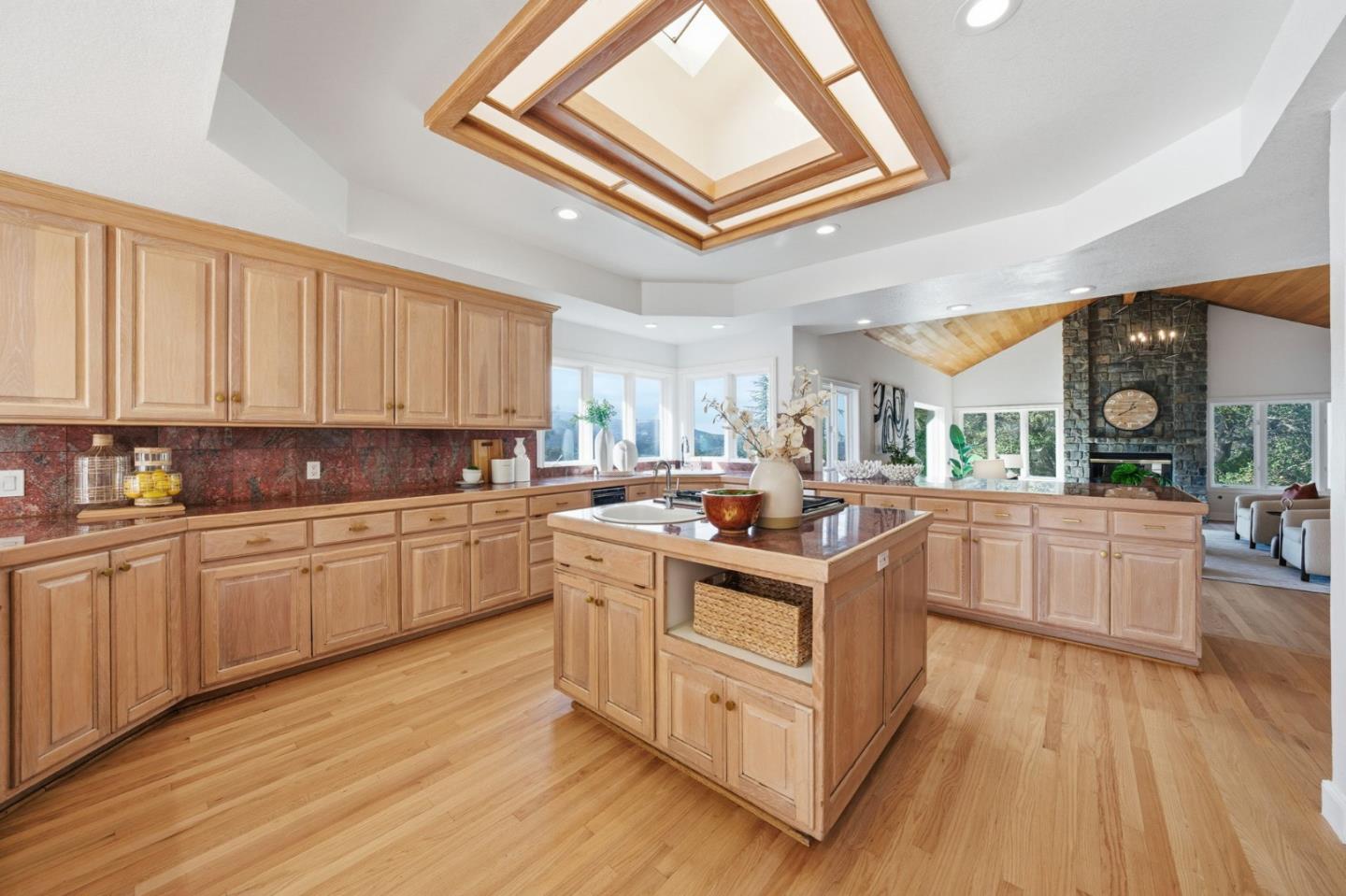 Detail Gallery Image 21 of 76 For 22334 Regnart Rd, Cupertino,  CA 95014 - 5 Beds | 3/1 Baths