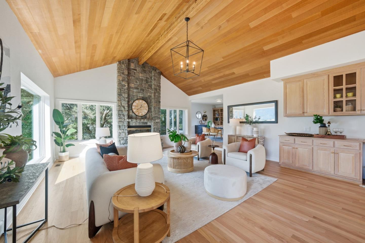 Detail Gallery Image 25 of 76 For 22334 Regnart Rd, Cupertino,  CA 95014 - 5 Beds | 3/1 Baths