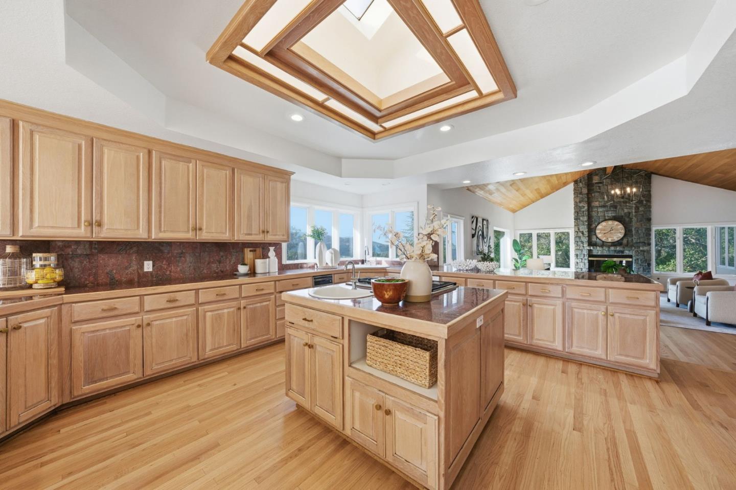 Detail Gallery Image 4 of 76 For 22334 Regnart Rd, Cupertino,  CA 95014 - 5 Beds | 3/1 Baths