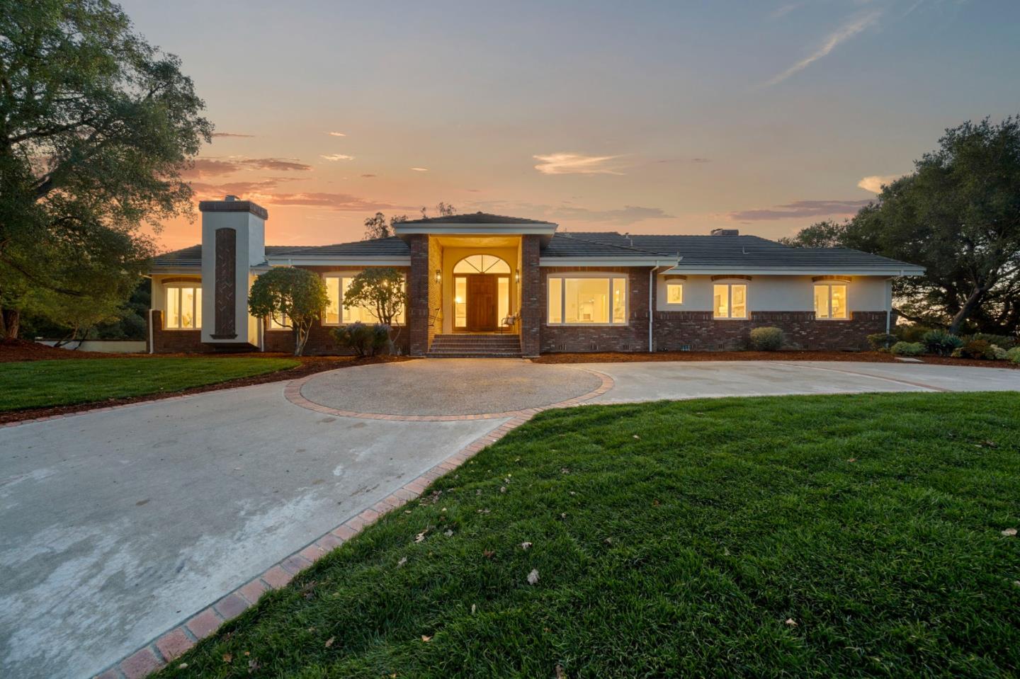 Detail Gallery Image 7 of 76 For 22334 Regnart Rd, Cupertino,  CA 95014 - 5 Beds | 3/1 Baths