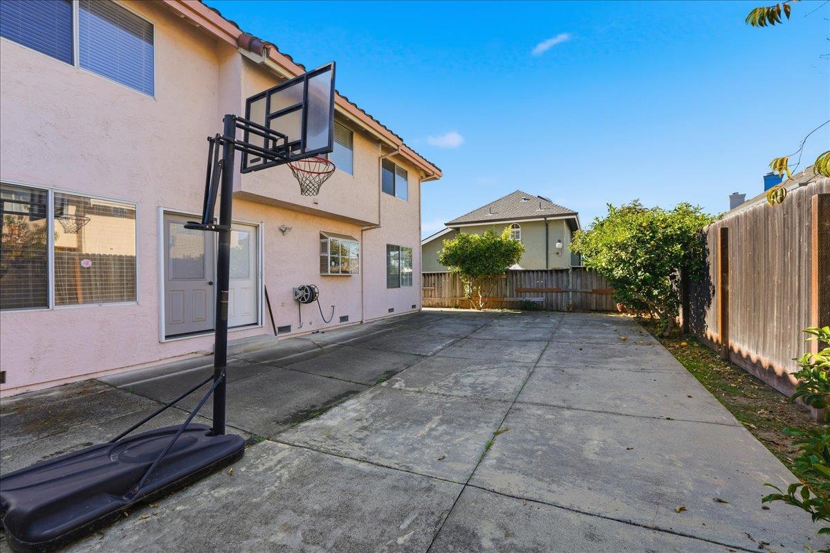 Detail Gallery Image 21 of 31 For 215 June Ct, Watsonville,  CA 95076 - 4 Beds | 2/1 Baths