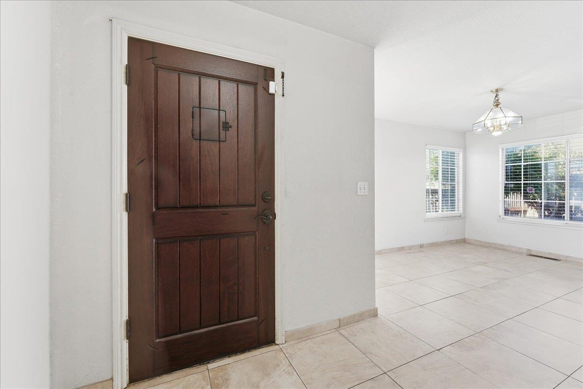 Detail Gallery Image 23 of 31 For 215 June Ct, Watsonville,  CA 95076 - 4 Beds | 2/1 Baths