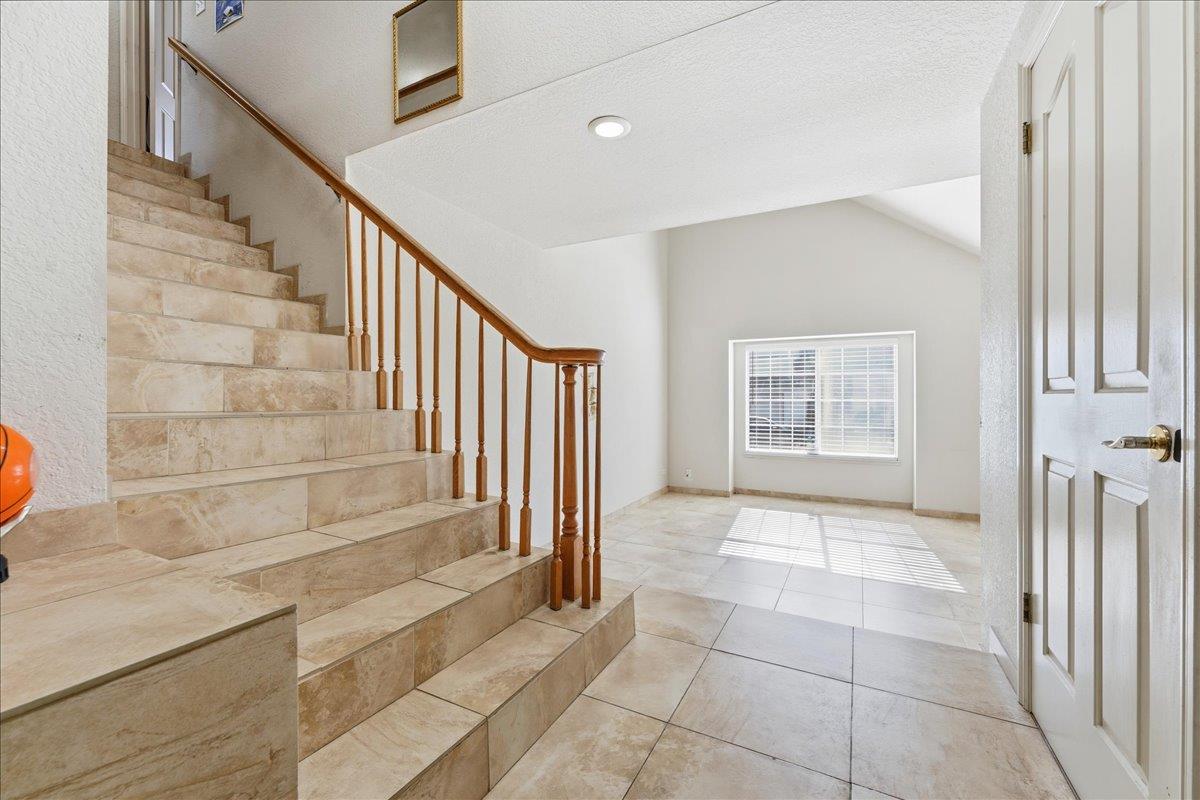 Detail Gallery Image 24 of 31 For 215 June Ct, Watsonville,  CA 95076 - 4 Beds | 2/1 Baths