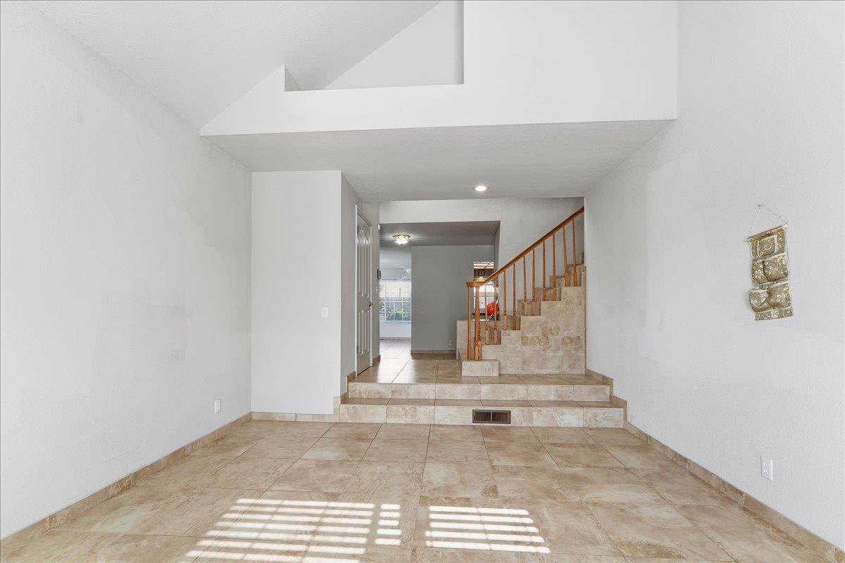 Detail Gallery Image 26 of 31 For 215 June Ct, Watsonville,  CA 95076 - 4 Beds | 2/1 Baths