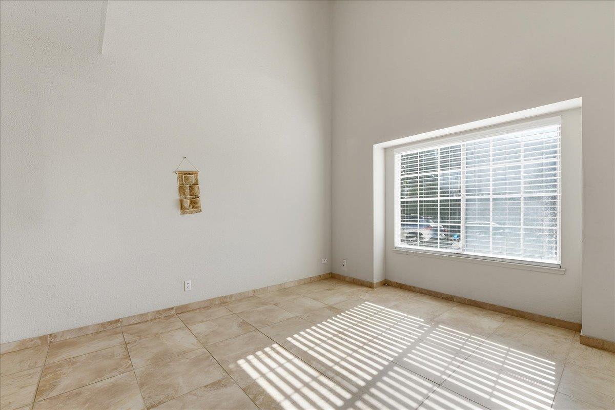 Detail Gallery Image 27 of 31 For 215 June Ct, Watsonville,  CA 95076 - 4 Beds | 2/1 Baths