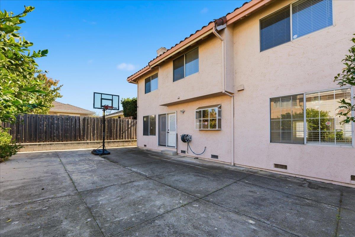 Detail Gallery Image 31 of 31 For 215 June Ct, Watsonville,  CA 95076 - 4 Beds | 2/1 Baths