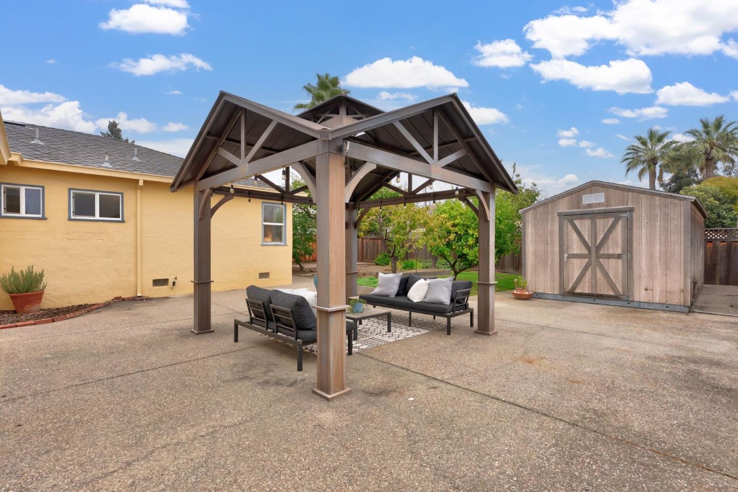 Detail Gallery Image 16 of 20 For 97 Decker Way, San Jose,  CA 95127 - 3 Beds | 1/1 Baths