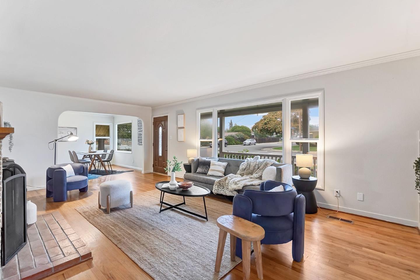 Detail Gallery Image 2 of 20 For 97 Decker Way, San Jose,  CA 95127 - 3 Beds | 1/1 Baths