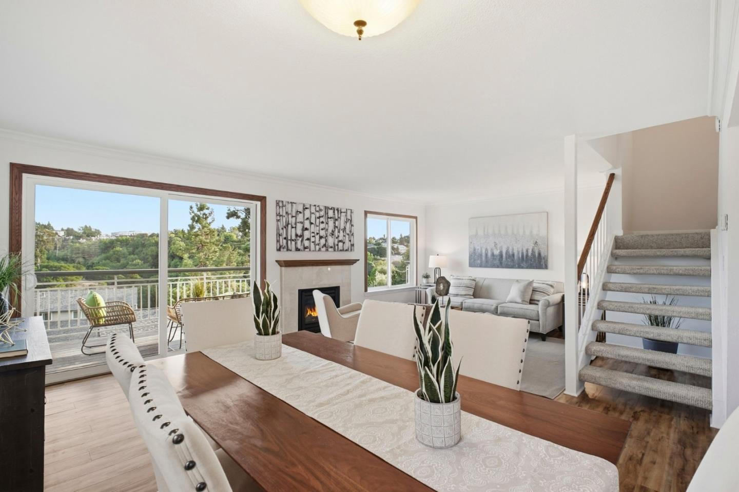 Detail Gallery Image 14 of 38 For 25067 Oakridge Ct, Hayward,  CA 94541 - 3 Beds | 2/1 Baths