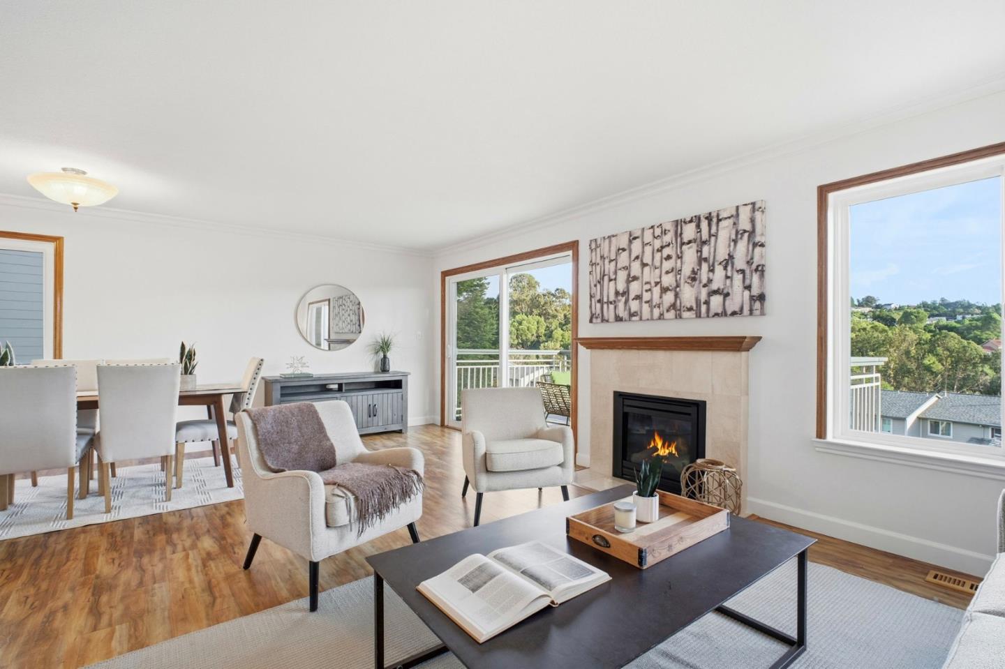 Detail Gallery Image 16 of 38 For 25067 Oakridge Ct, Hayward,  CA 94541 - 3 Beds | 2/1 Baths