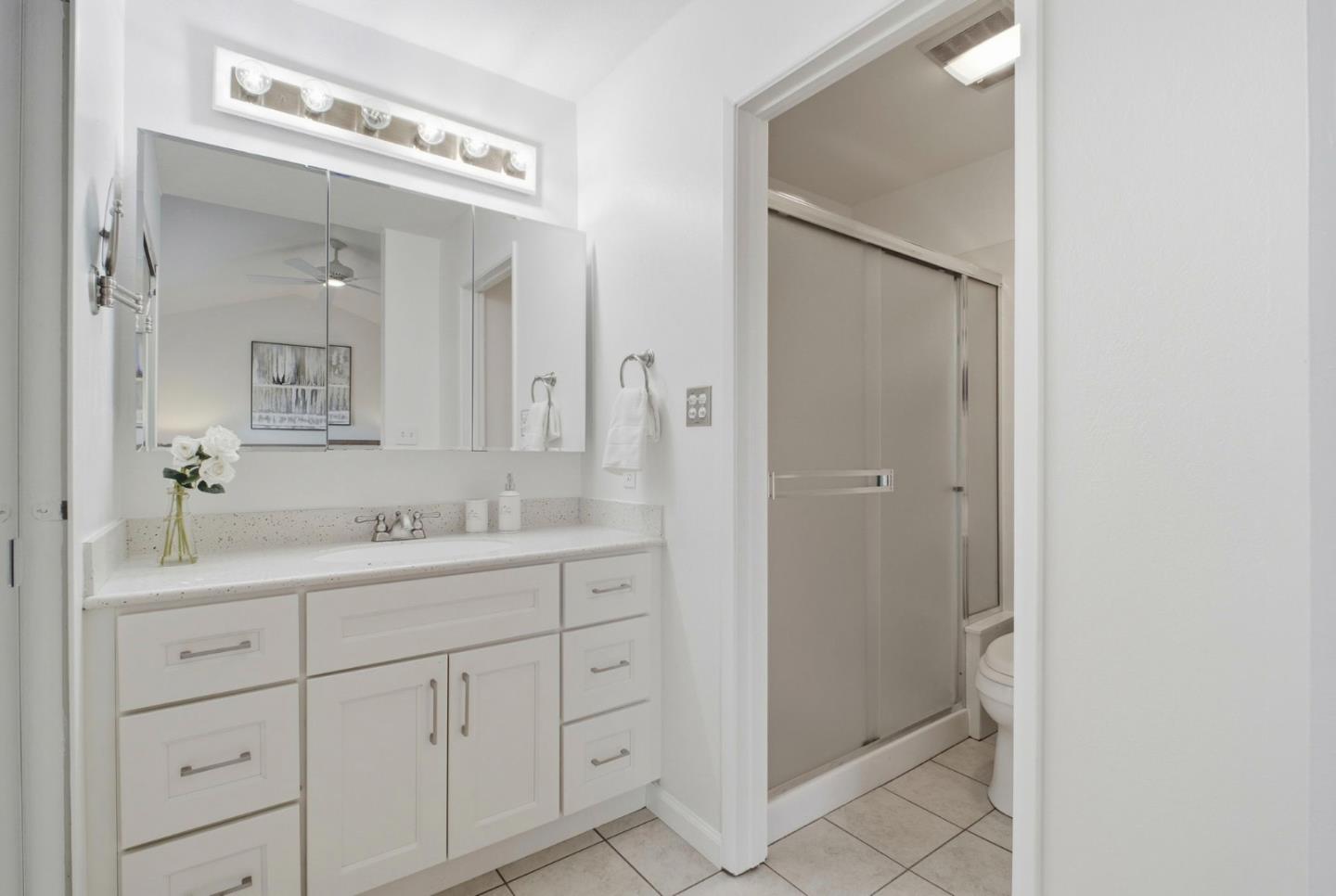 Detail Gallery Image 23 of 38 For 25067 Oakridge Ct, Hayward,  CA 94541 - 3 Beds | 2/1 Baths